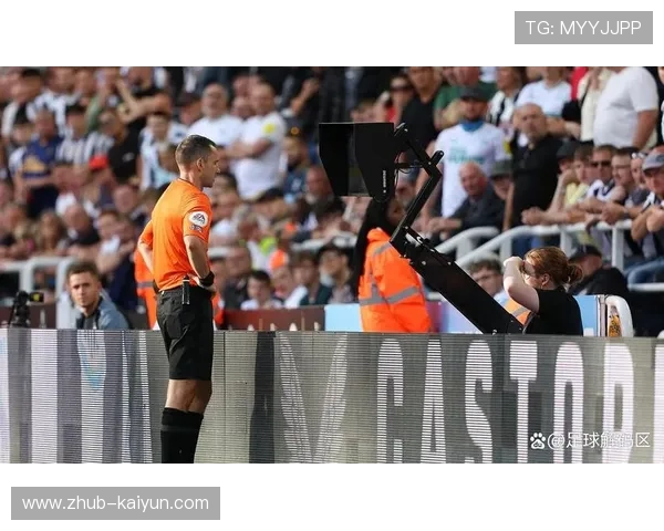 VAR争议再现英超,裁判判罚标准统一性受多方质疑 VAR争议再现英超,裁判判罚标准统一性受多方质疑