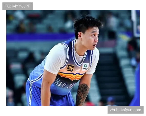 赵睿复出首战6投0中但送8助攻，腰部旧伤复发被搀扶离场